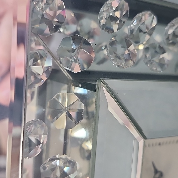 Square mirrored clock - Roman Numeral Face - Picture 6 of 6